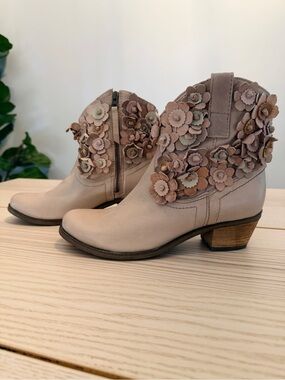 Anthropologie Sheridan Mia Floral Leather Booties EU 39 Botanical Ankle Boots